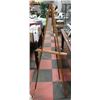 Image 1 : QUARTET WOOD ART EASEL