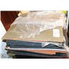 Image 1 : SHOWHOME LOT OF CARPET SQUARES
