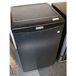 DANBY DESIGNER BAR FRIDGE