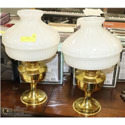 PAIR OF VINTAGE ALADDIN STYLE OIL LAMPS