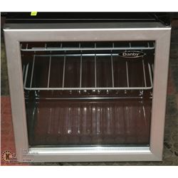 SHOWHOME DANBY MINI BAR FRIDGE