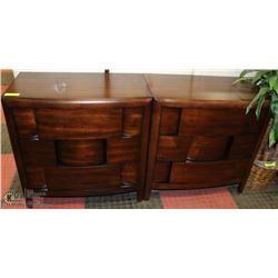 SHOWHOME PAIR OF 3 DRAWER NIGHT STANDS