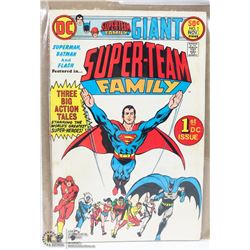 "SUPER TEAM FAMILY" SUPERMAN, BATMAN & FLASH - 1ST