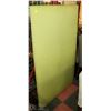 Image 1 : SHOWHOME GREEN FABRIC PADDED WALL HANGING