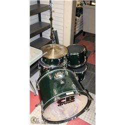 COMPLETE DRUM SET WITH STICKS AND SYMBOLS