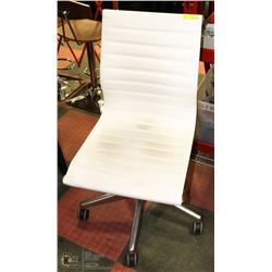 SHOWHOME CHAIR ON CHOICE