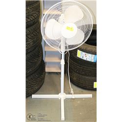 WHITE FLOOR FAN