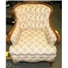 Image 1 : VINTAGE WOOD ACCENT UPHOLSTERED ARM CHAIR