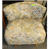 Image 1 : VINTAGE SWIVEL TUB CHAIR