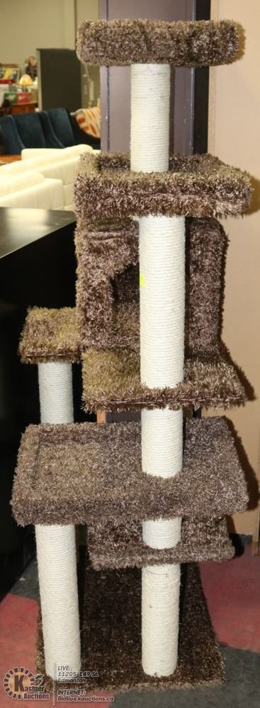 Deluxe Cat Playground Whisker City Menalmeida