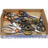 Image 1 : FLAT OF ASSORTED SCISSORS & SNIPS