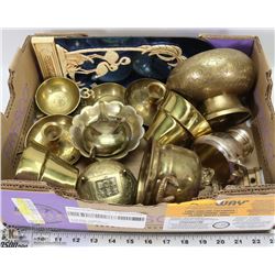 BOX OF COLLECTIBLE BRASS.