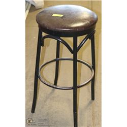BAR STOOL