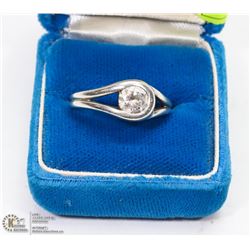 .925 SILVER RING W/CZ - SIZE 9 - JEWELLERY