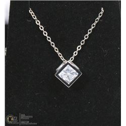 LADIES AUSTRIAN CRYSTAL NECKLACE