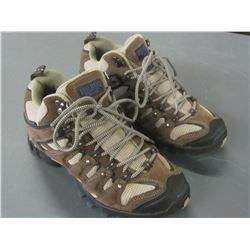 Red Head Women's size 7m Hiking shoe