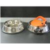 Image 1 : New pet bundle/ 2 stainless non skid bowls& retractible leash for