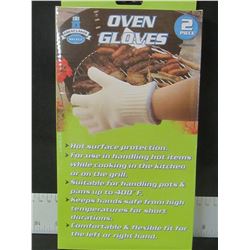 New Pair of Oven Gloves great for BBQ & Camping/ everyone should have