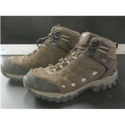 Ascend mens Hikers size 11m/ bone dry waterproof