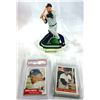 Image 2 : MICKEY MANTLE LOT: REPRINT CARDS & FIGURINE