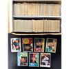 Image 1 : OVER 900 - 1960 TOPPS BASEBALL CARDS