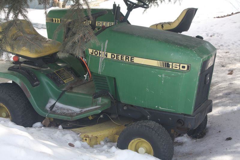 John Deere 160 Garden Tractor With Mower Deck