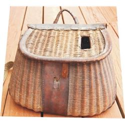 large antique #5 fishing creel