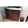 Image 1 : Antique 3-Drawer Marble-Top Serpentine Chest