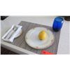 Image 2 : 3 Meito China (Japan) Dinner Plates, Salad Plates, Placemats