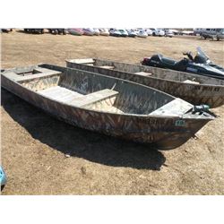 1982 Lund 14ft boat     SN#-LUND8136182F