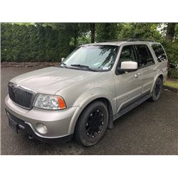 2004 LINCOLN NAVIGATOR, 4DR SUV, GREY, VIN #  5LMFU28R44LJ12035