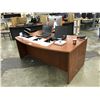 Image 1 : LIGHT CHERRY 6' BOWFRONT RIGHT HAND EXECUTIVE DESK