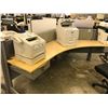 Image 2 : HAWORTH MAPLE AND GREY 6' PERSONAL MODULAR WORKSTATION