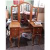 Image 1 : QUEEN ANNE STYLE MAHOGANY VANITY