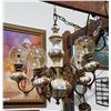 Image 1 : CAPODIMONTE CHANDELIER