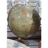 Image 1 : VINTAGE WORLD OCEAN GLOBE