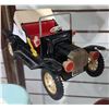 Image 2 : VINTAGE FORD MODEL T TIN CAR