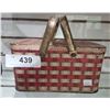 Image 1 : VINTAGE DIXIE QUEEN PLUG CUT TOBACCO PICNIC BASKET