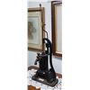 Image 1 : VINTAGE WATER PUMP LAMP