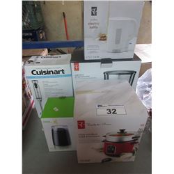 2 SMALL PLASTIC APPLIANCES/RICE COOKER & STEAMER/ELECTRIC KETTLE/COFFEE GRINDER/PROGRAMMABLE COFFEE
