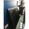 Image 1 : 8'7 X 5'2 GRANITE COUNTERTOP