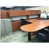 Image 2 : CHERRY U-SHAPED BULLET TOP EXECUTIVE OFFICE SUITE
