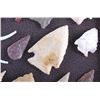 Image 12 : Native American Arrowhead Artifact Collection