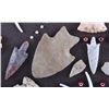 Image 14 : Native American Arrowhead Artifact Collection
