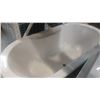 Image 2 : BRAND NEW BATH TUB