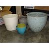 Image 2 : BOX OF PLANTERS