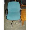 Image 2 : GREEN ROLLING OFFICE CHAIR