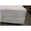 Image 2 : SLEEP ESSENTIALS OBUS FORME ARIEL QUEENSIZE MATTRESS AND BOXSPRING