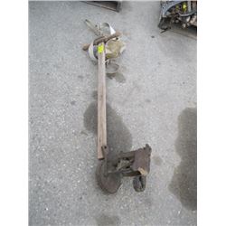 1 1 ANTIQUE HAND PUSH EDGER