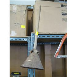 1 METAL AND WOOD PLUNGER